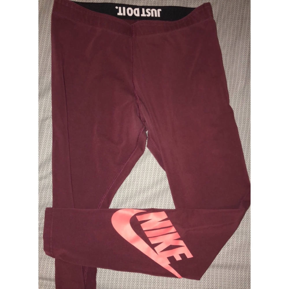 NIKE Leggings